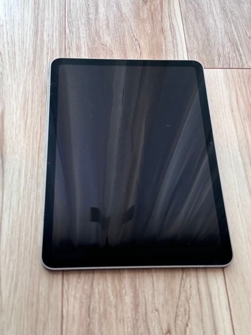 【最終値下げ】2024年発売iPad Air シルバー本体＆キーボードカバー