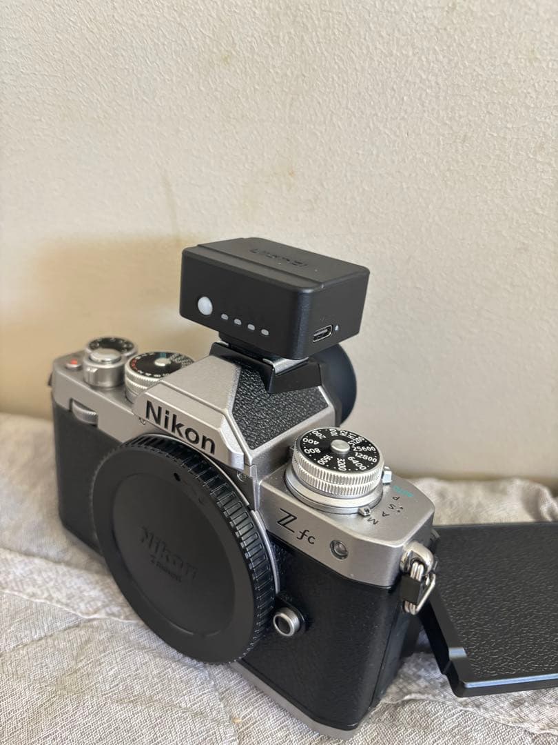[良品][大幅割引]Nikon Zfc ボディ本体　小型フラッシュ付き