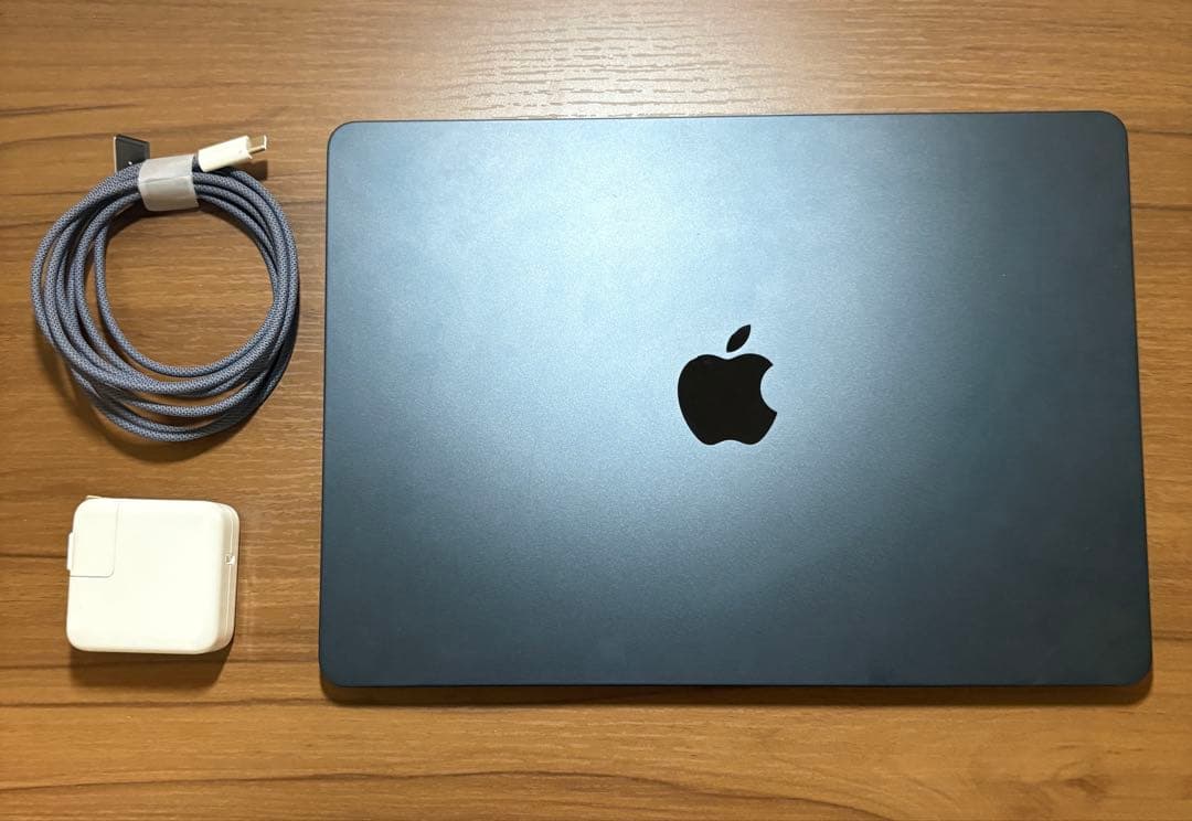Apple MacBook Air ミッドナイト本体