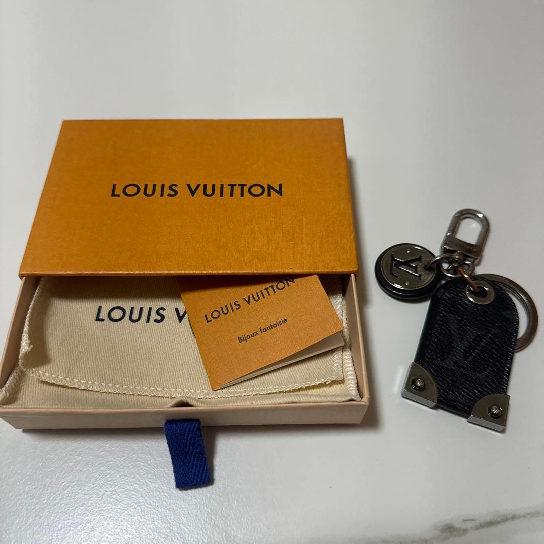 LOUIS VUITTON キーリング　黒　レザー