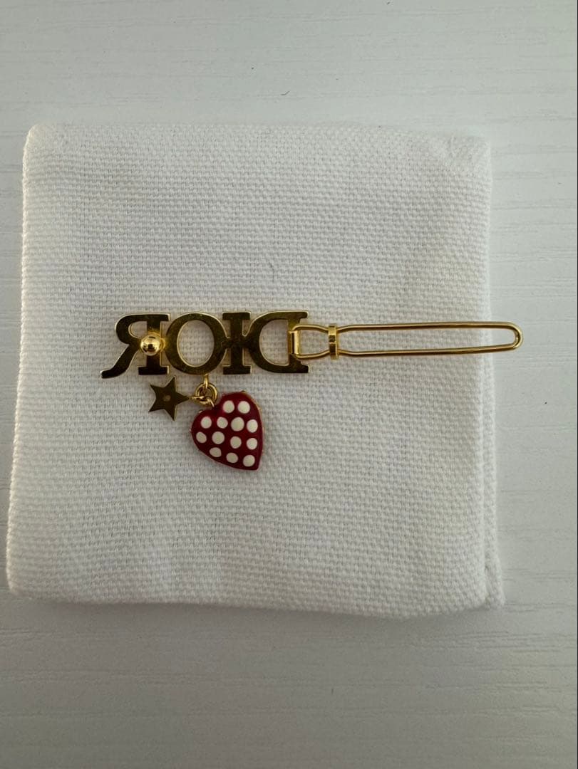 ディオール ヘアクリップ いちご dior