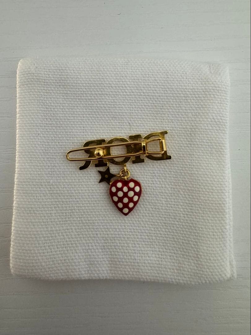 ディオール ヘアクリップ いちご dior