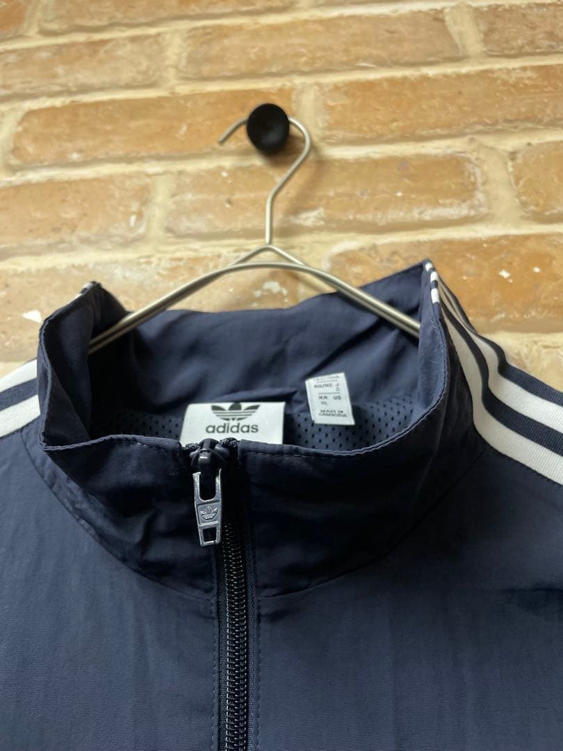 adidas Originals ナイロンジャケット　トラックジャケット　刺繍