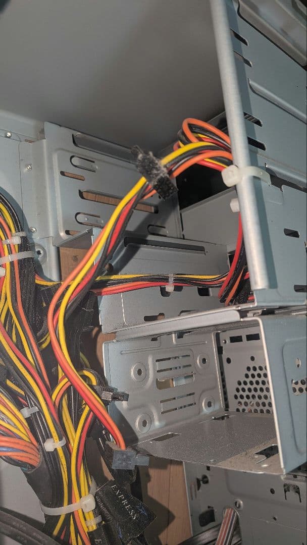 【ジャンク】ドスパラ raytrek LC-M デスクトップPC