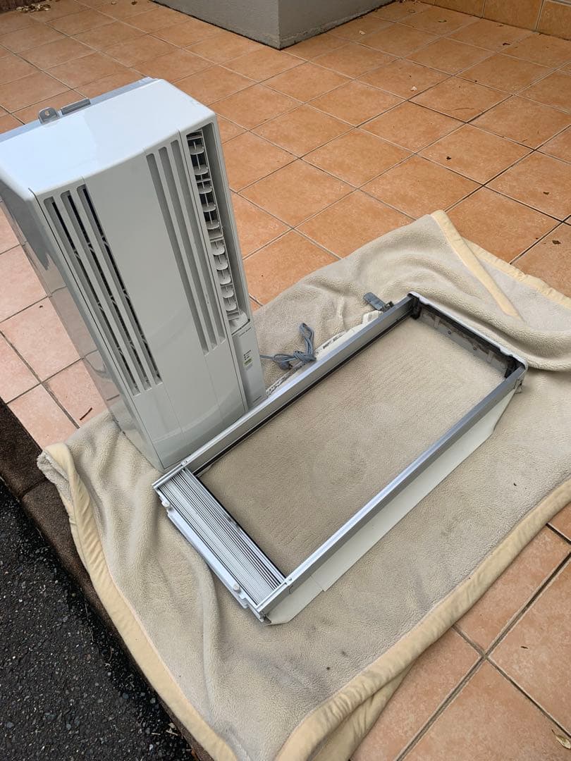 コロナ　冷房専用窓枠エアコン　2020年