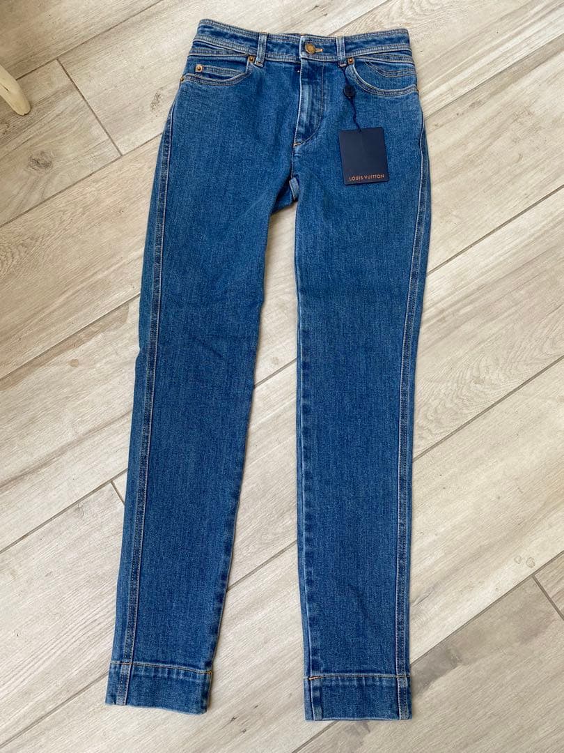 ルイヴィトンタグ付きレディースジーンズデニム