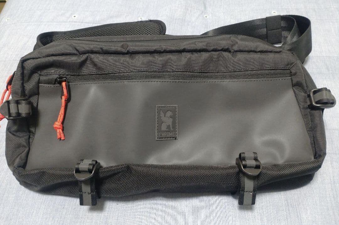 クローム　ブラック ボディバッグ
