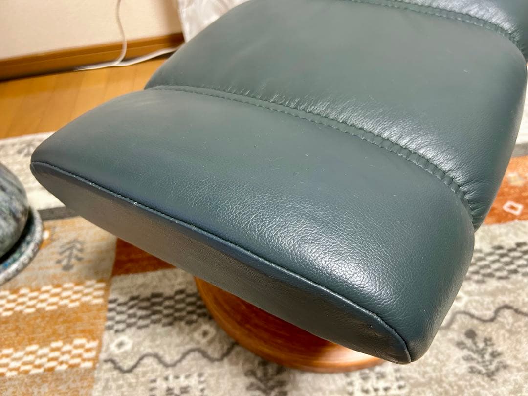 オットマン　本革