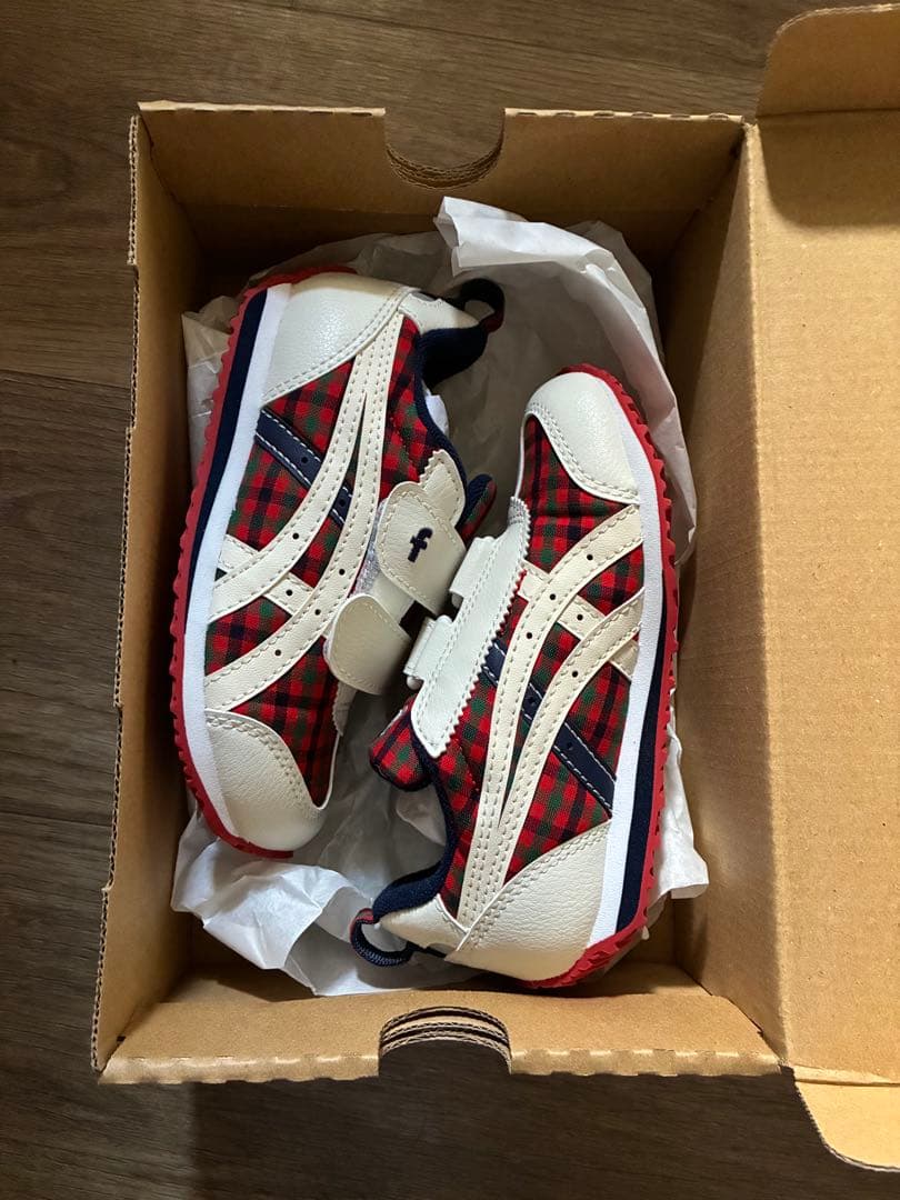 ファミリア　16.5 スニーカー　アシックス