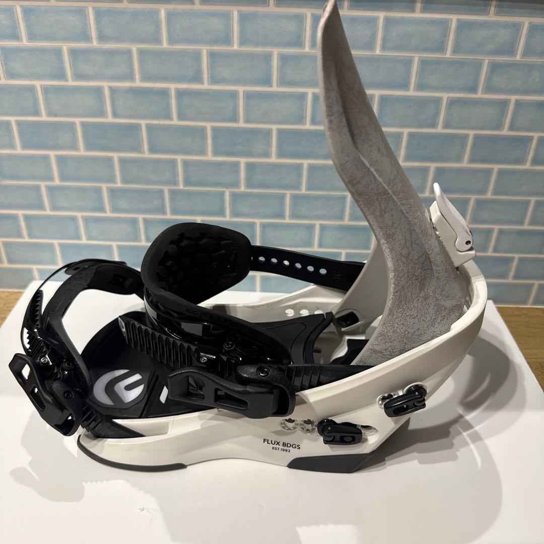 FLUX フラックス　スノーボード　バインディング　モデル　CV Mサイズ