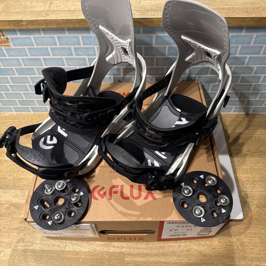 FLUX フラックス　スノーボード　バインディング　モデル　CV Mサイズ