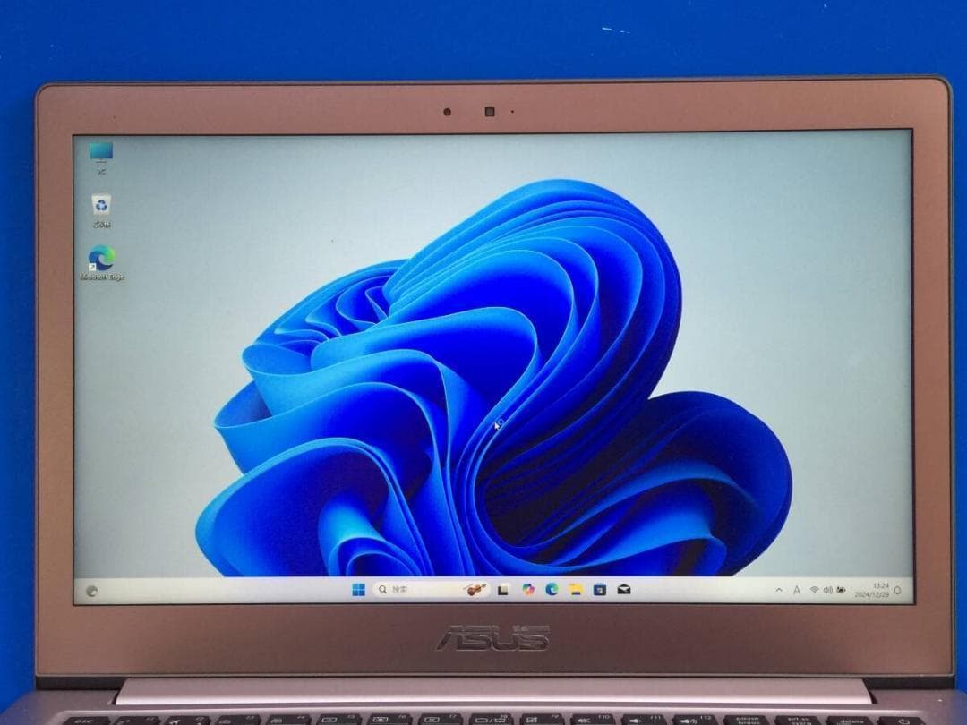 ASUS UX303L 13.3型液晶　薄型・コンパクトノートパソコン