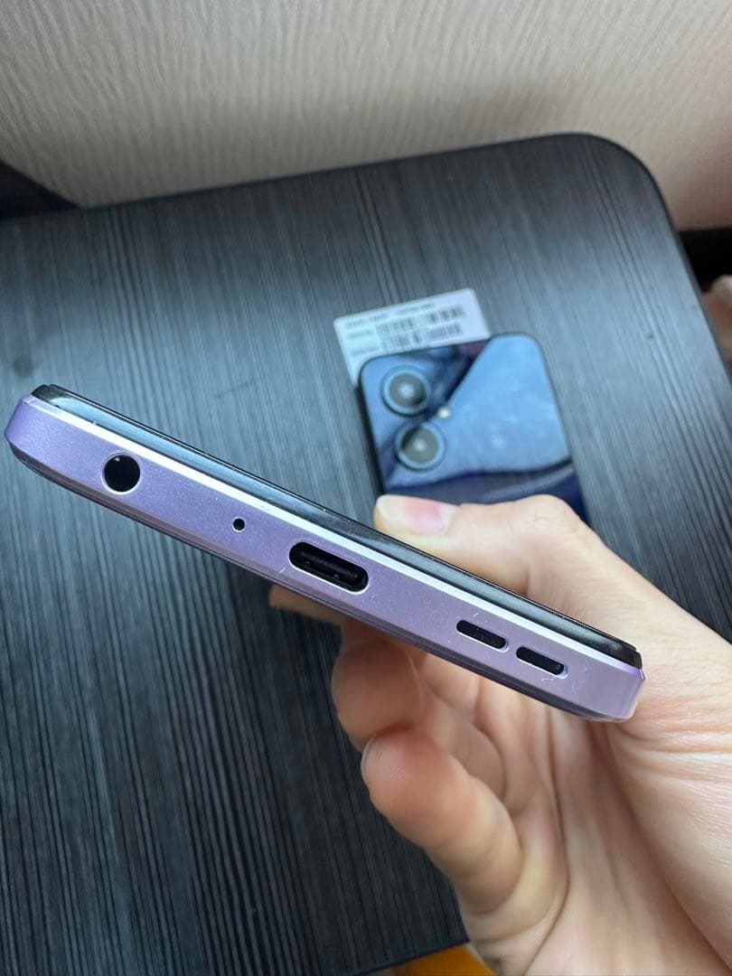 Androidスマートフォン 2台セットでの出品です。