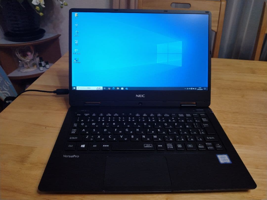 軽量薄型☆NEC VKT12H-3 i5-7Y54 メモリ8GB SSD128