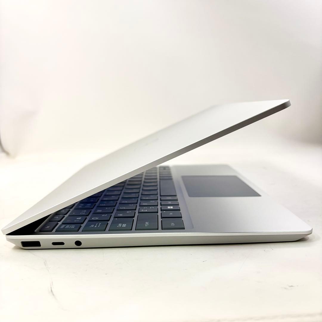 ほぼ未使用の極上品！Surface Laptop Go3 バッテリー良好！