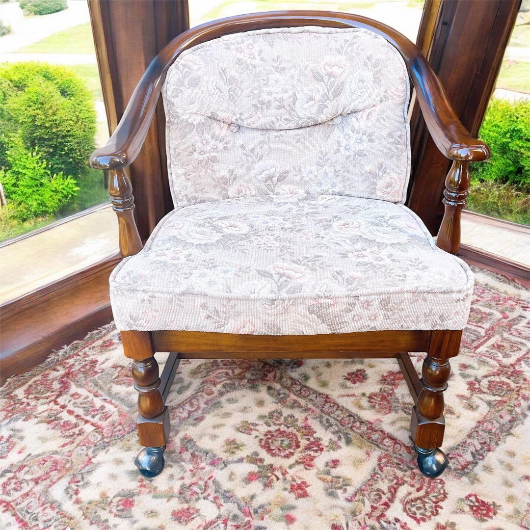 カリモク家具 アームチェア 花柄 クッション付き 回転キャスター付き 木製椅子