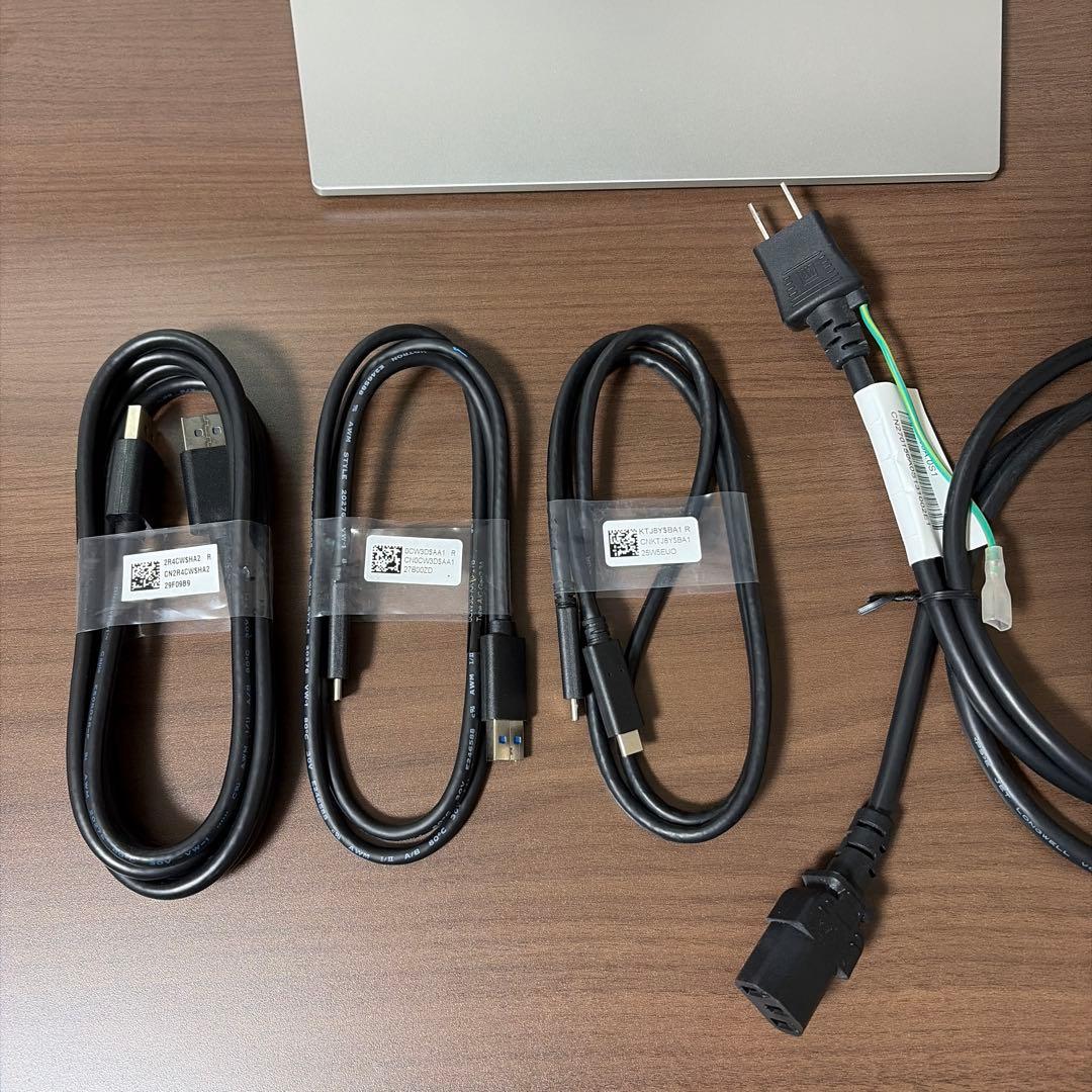 【未使用】Dell U3223QE 32インチ 4k モニター