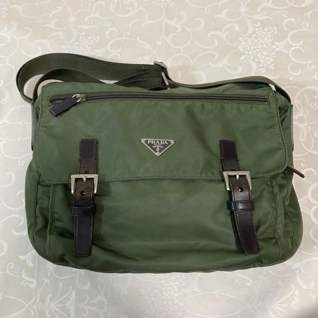 PRADA ショルダーバッグ　カーキ　メッセンジャーバッグ