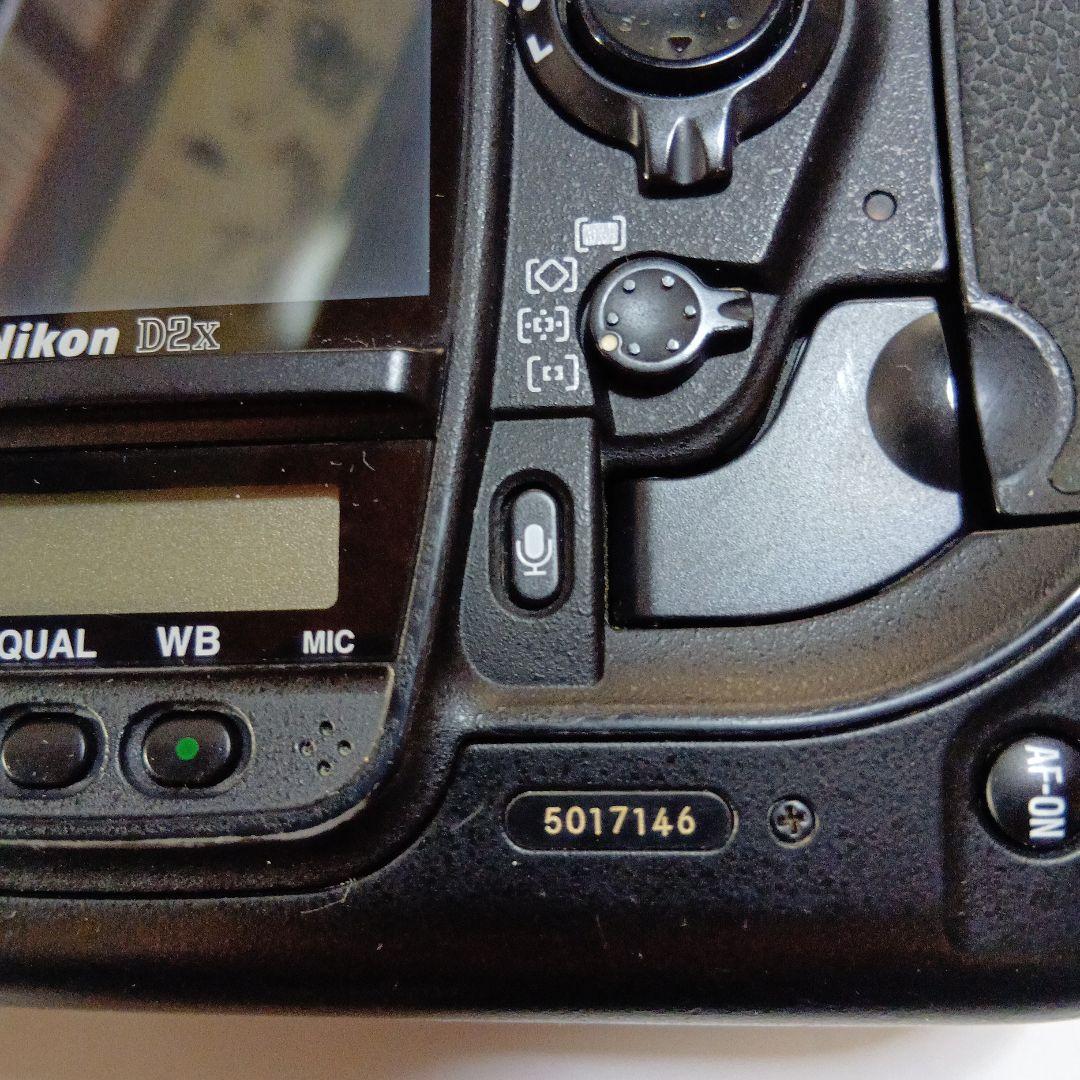 Nikon D2X デジタル一眼レフカメラ 本体と充電器