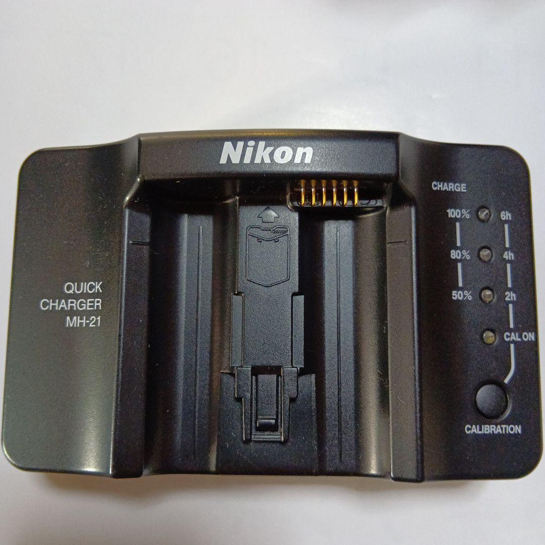 Nikon D2X デジタル一眼レフカメラ 本体と充電器