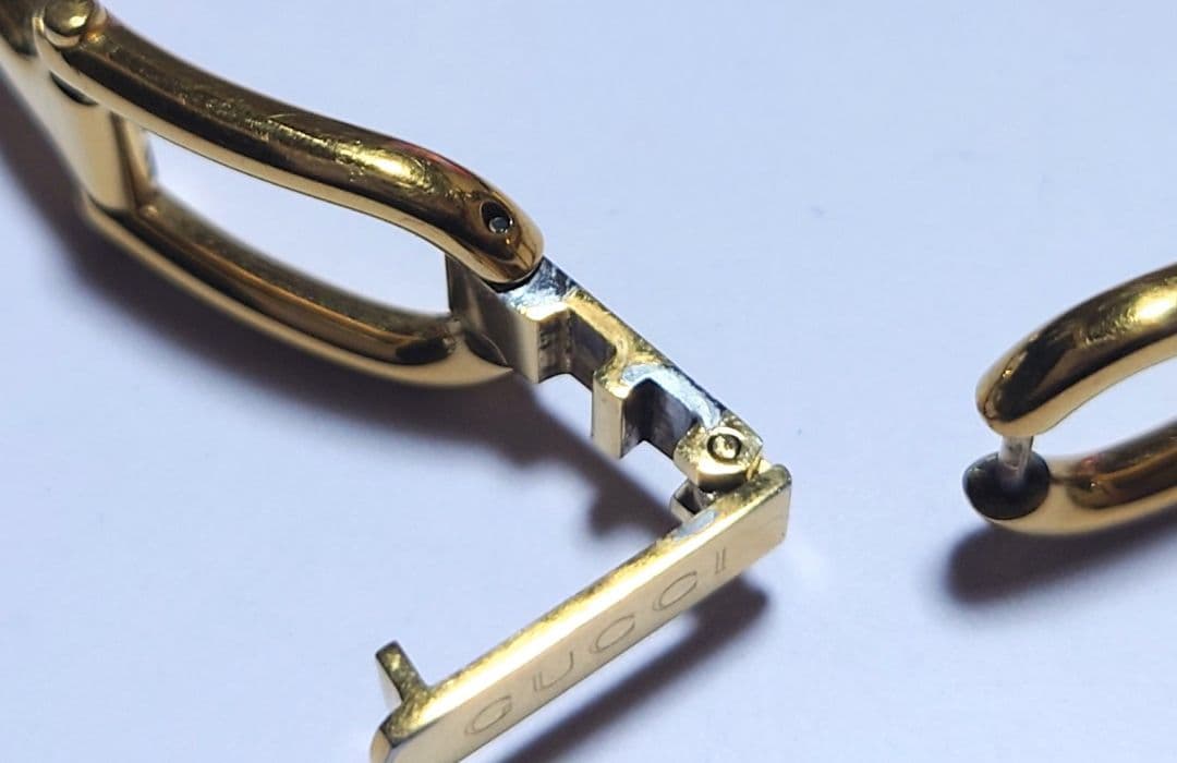 GUCCI レディース腕時計　クォーツ 1500Lゴールド/ブラック 稼働品