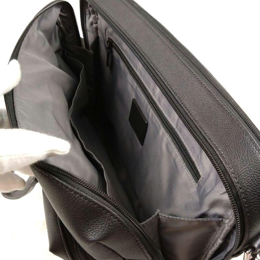 TUMI Oarkfield Large Brief レザー ブリーフケース