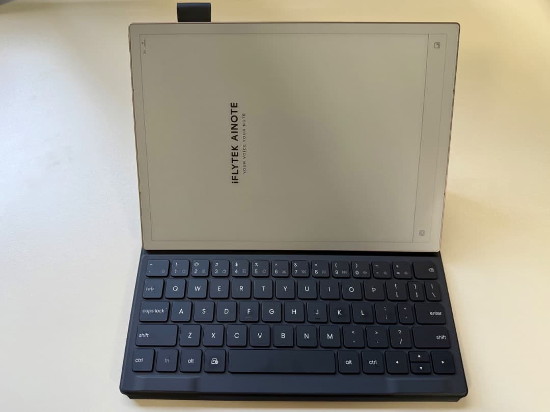 iFLYTEK AIRNOTE 2と専用キーボードケース