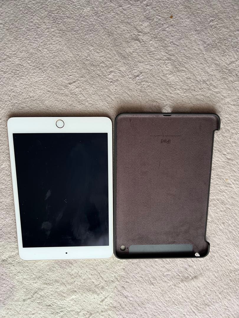 iPad mini 4 WIFI 128GBシリコンケース付き