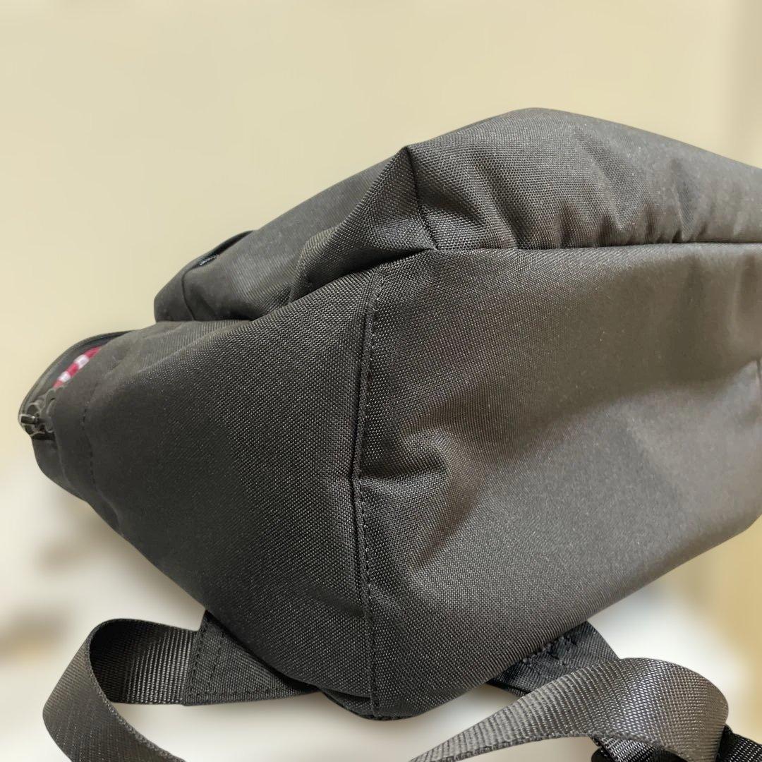 MARY QUANT オールブラックシンプルロゴ リュック　黒