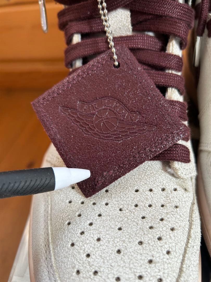 A Ma Maniére Air Jordan 1 クリーム/バーガンディ