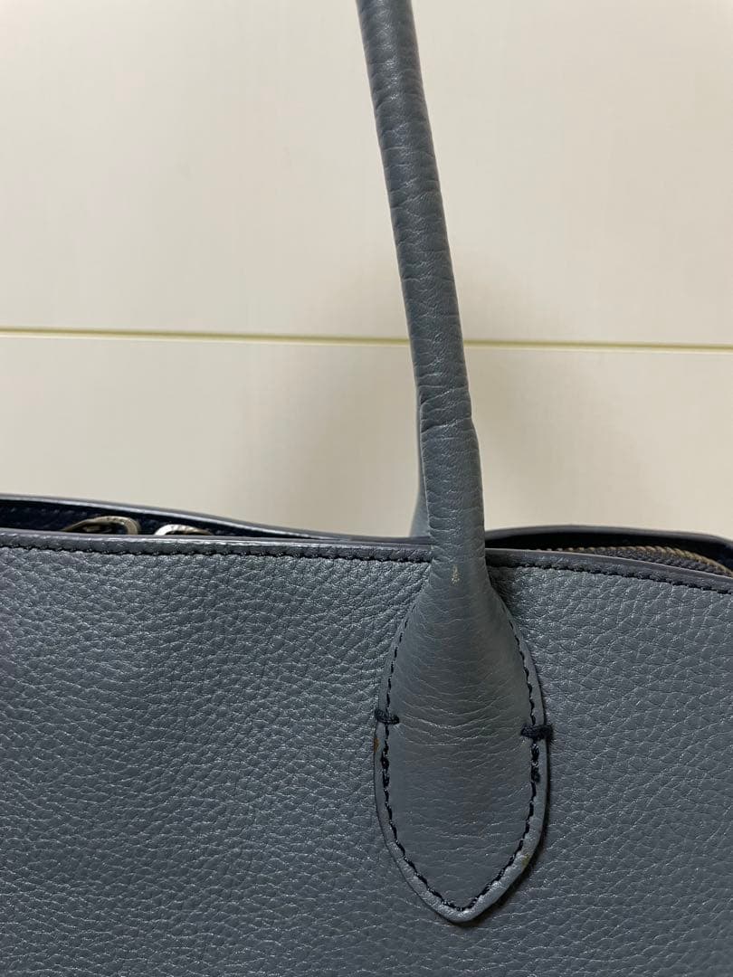 【美品】マザーハウス/レザー トートバッグ/A4可/グレー/本革/チャーム付き