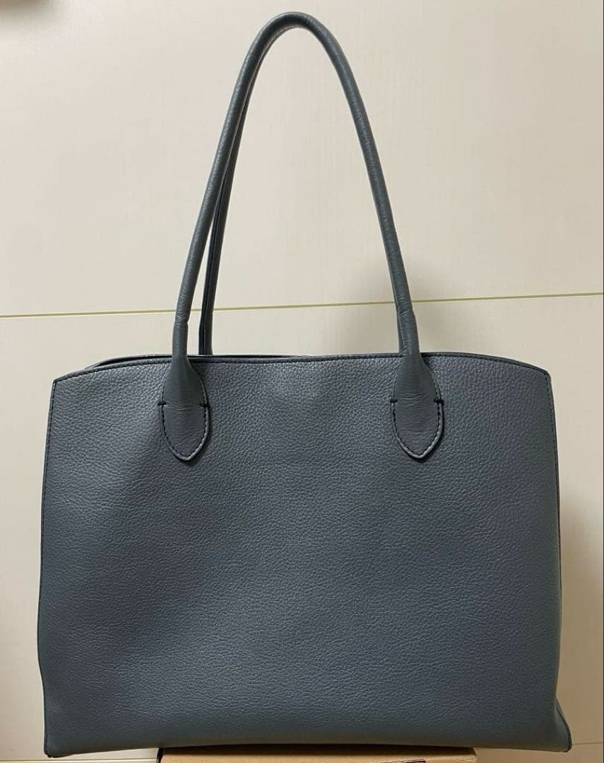 【美品】マザーハウス/レザー トートバッグ/A4可/グレー/本革/チャーム付き