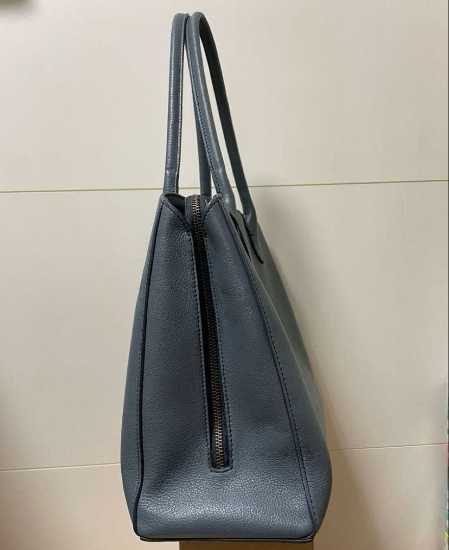 【美品】マザーハウス/レザー トートバッグ/A4可/グレー/本革/チャーム付き