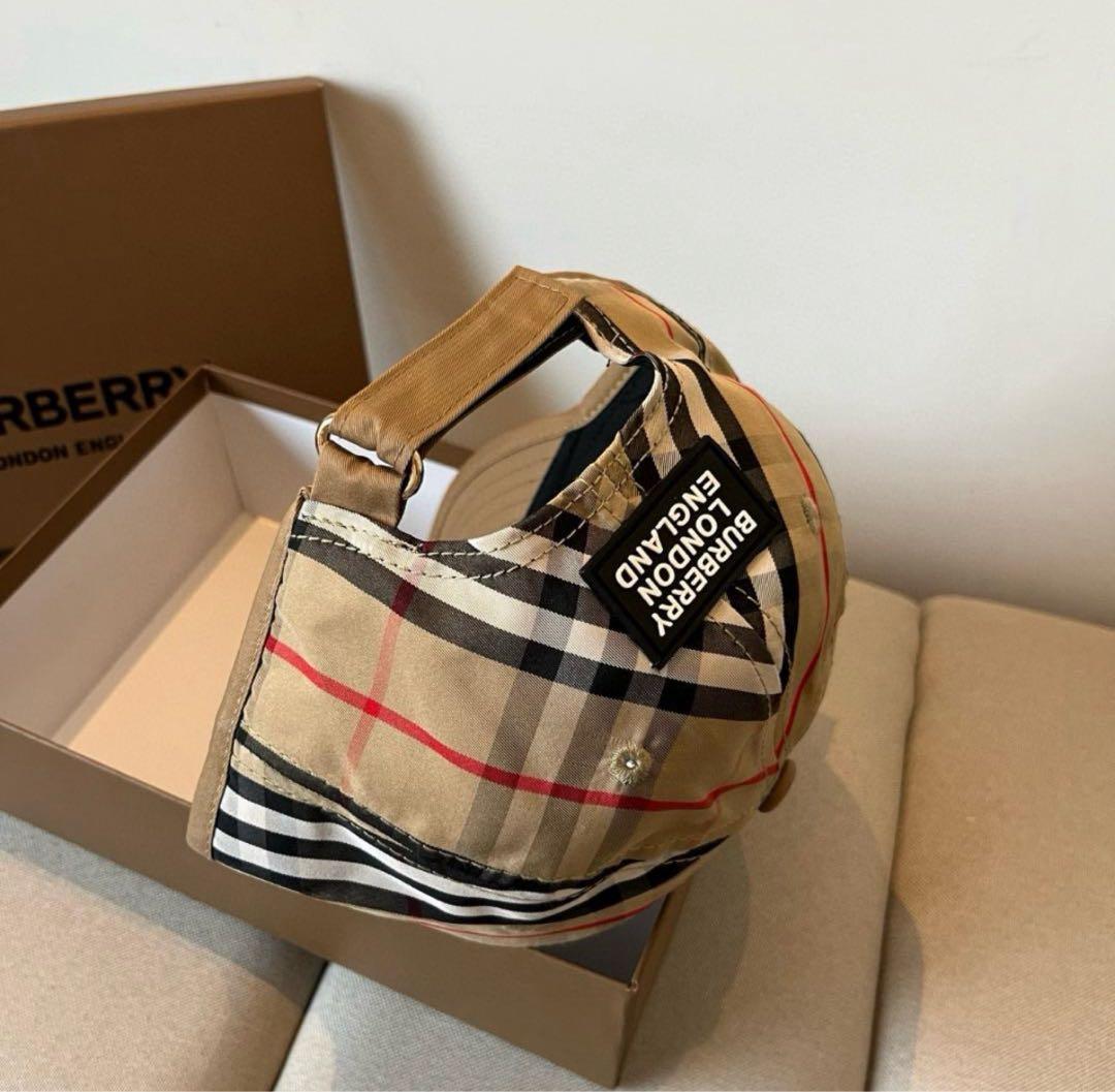 Burberry 帽 ベースボールキャップ