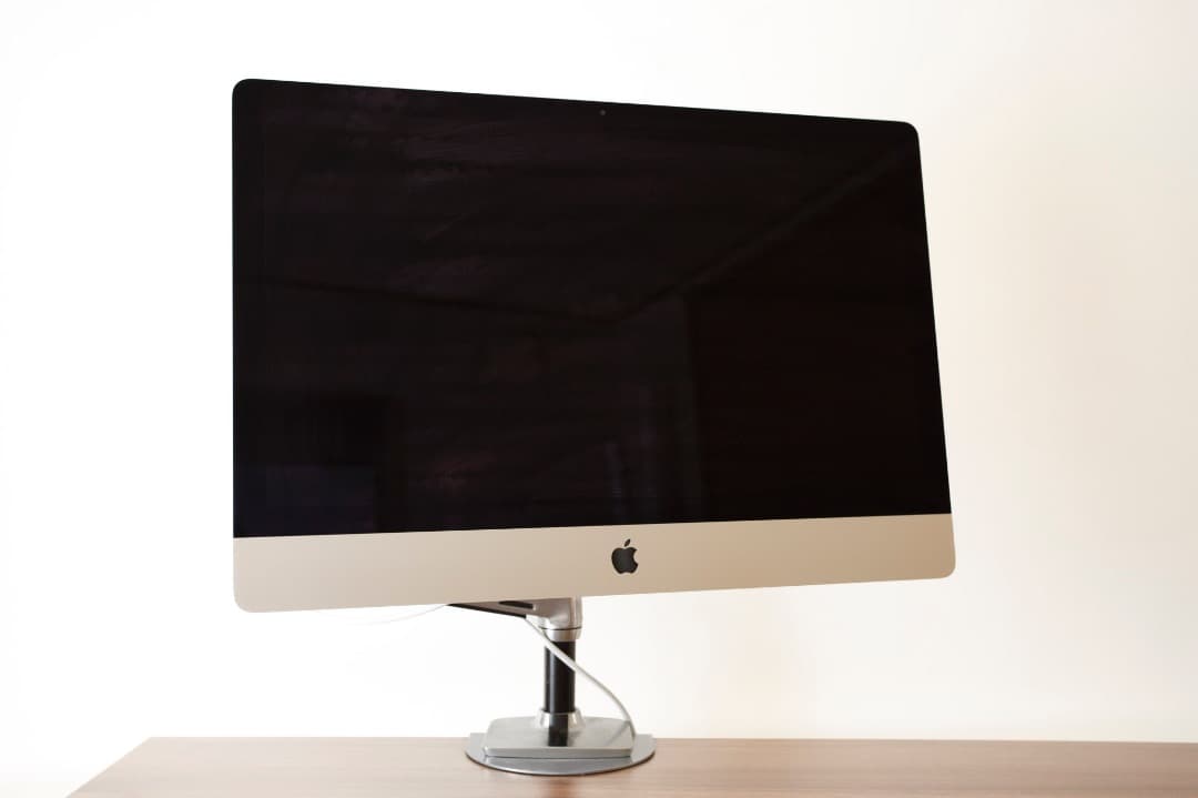iMac 27インチ 5K 8コア Core i9 40GB 1TB VESA