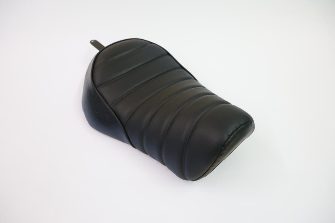 ハーレー純正　スポーツスターシート　883N　 XL883N IRON