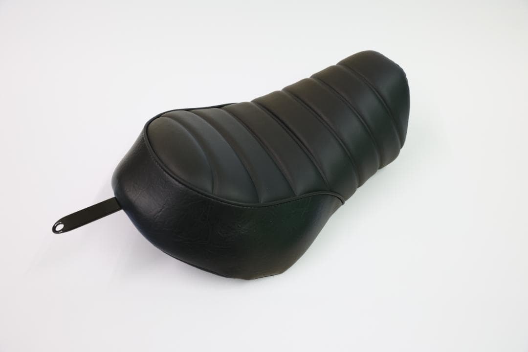 ハーレー純正　スポーツスターシート　883N　 XL883N IRON