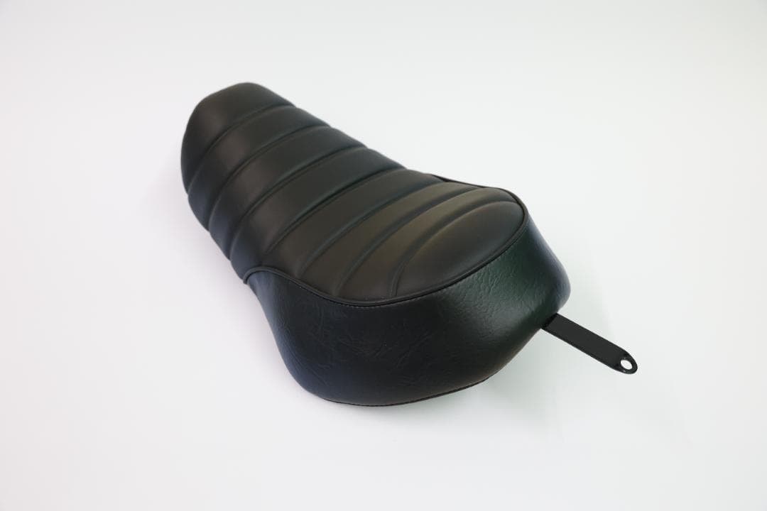 ハーレー純正　スポーツスターシート　883N　 XL883N IRON