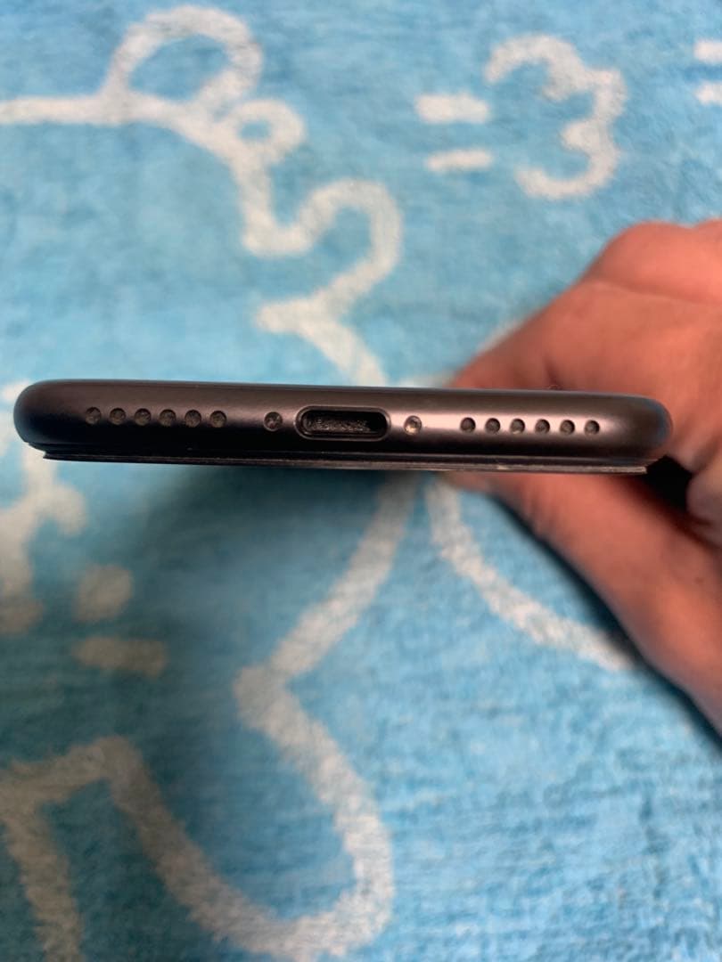 【完動品、美品、SIMフリー】Apple iPhone 8 スペースグレー 本体