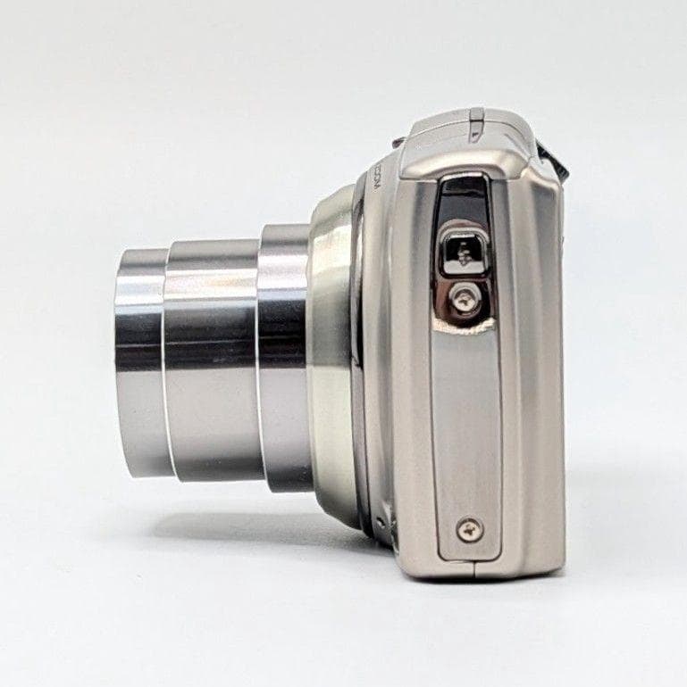 【極美品】FUJIFILM FinePix F800EXR