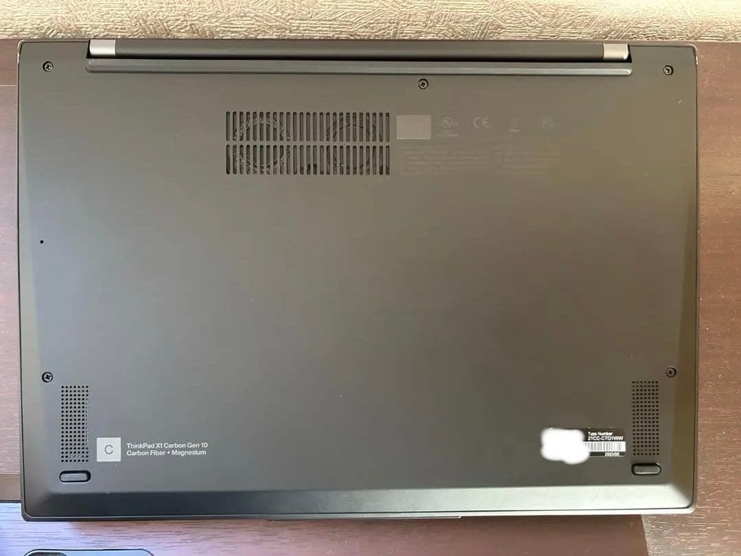 ThinkPad X1 Carbon Gen10【米沢生産モデル】