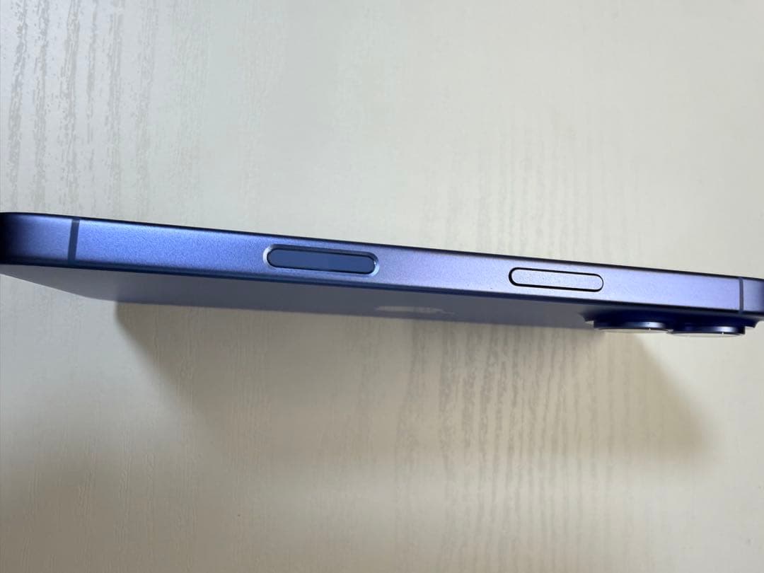 【美品】Apple iPhone 16 128GB 本体　ウルトラマリン