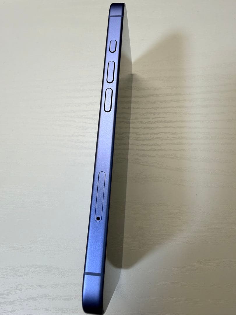 【美品】Apple iPhone 16 128GB 本体　ウルトラマリン