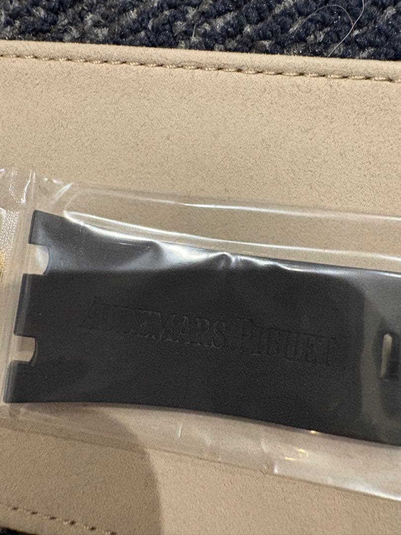 Audemars Piguet ブラックラバーベルト ケース付き　オーデマピゲ