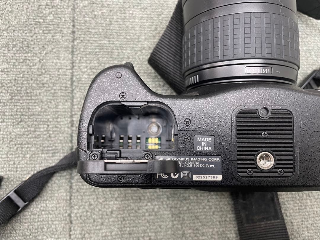 OLYMPUS オリンパス E-300 デジタル一眼レフカメラ