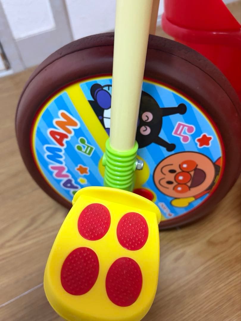 【美品】アンパンマン 三輪車 それいけ！アンパンマン デラックスII レッド 赤