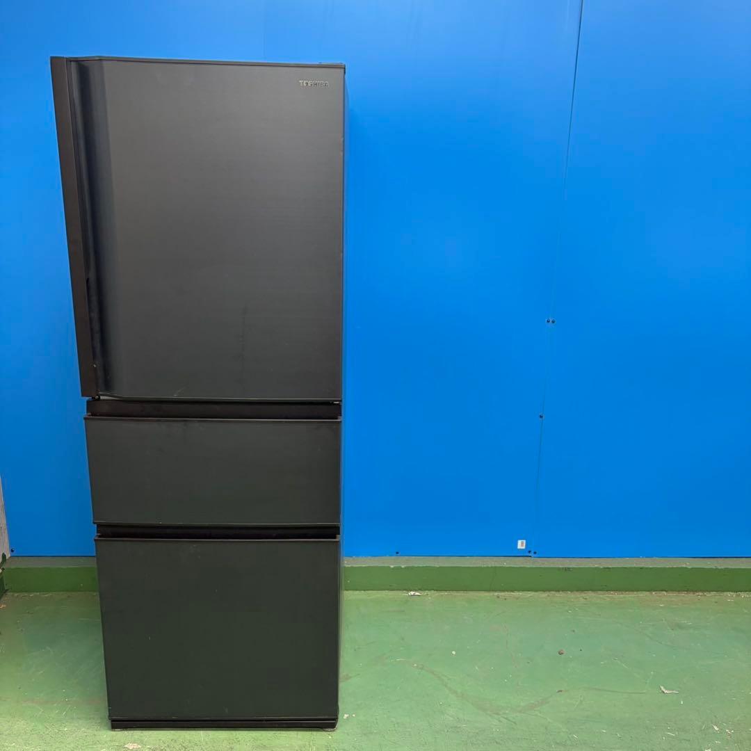 633 TOSHIBA 2022年製　大型冷蔵庫　右開き　300L以上　326L