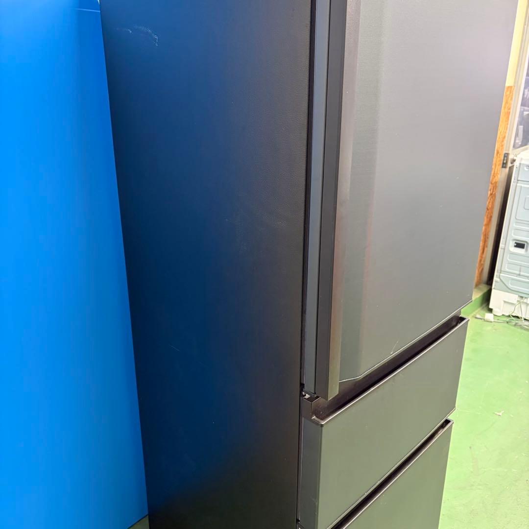 633 TOSHIBA 2022年製　大型冷蔵庫　右開き　300L以上　326L