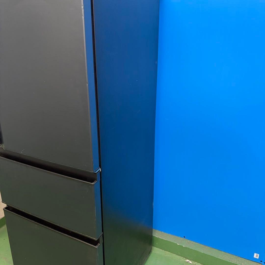 633 TOSHIBA 2022年製　大型冷蔵庫　右開き　300L以上　326L