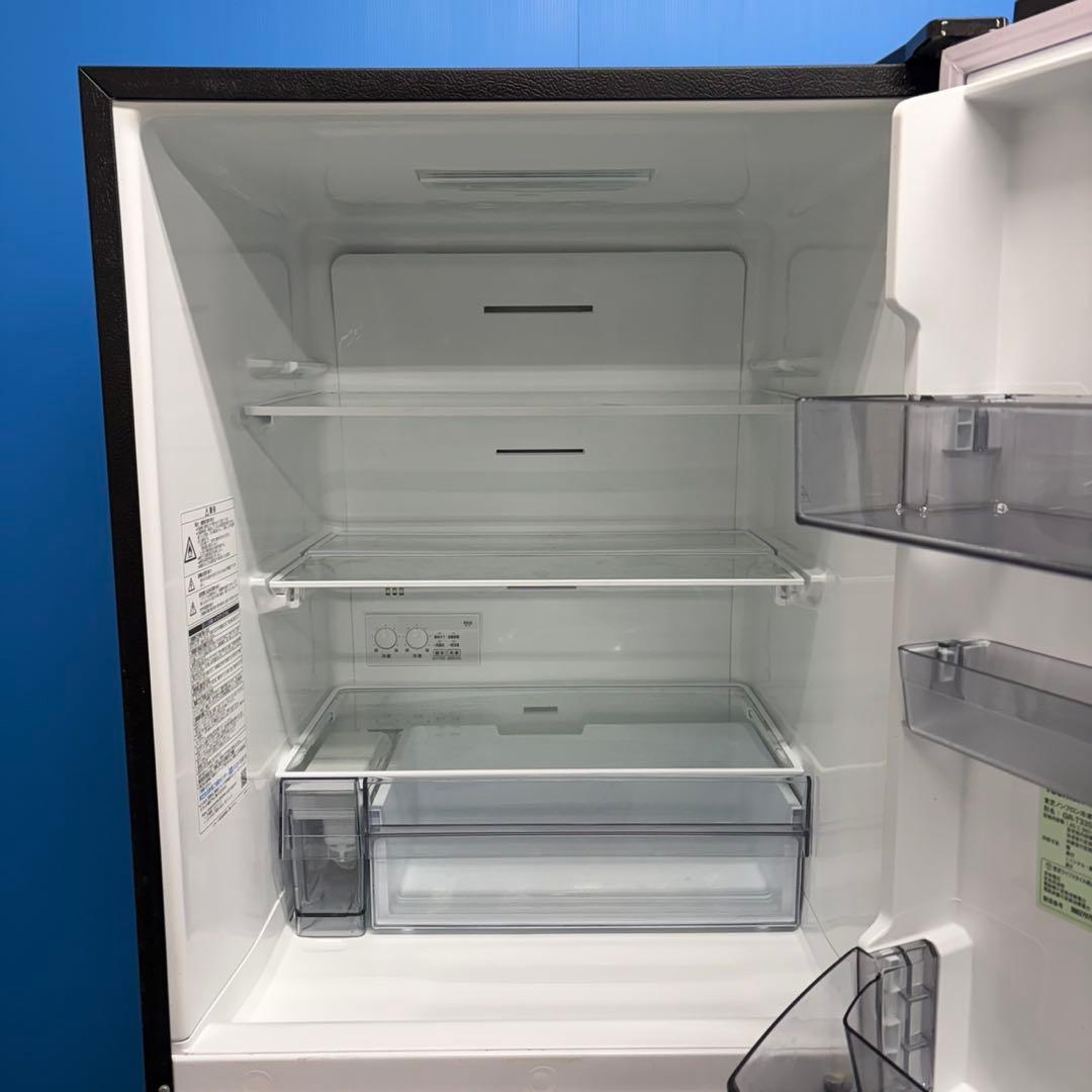 633 TOSHIBA 2022年製　大型冷蔵庫　右開き　300L以上　326L